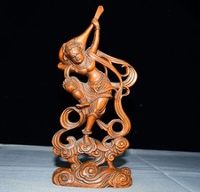 Exquisite Small Leaf Boxwood Flying Beauty Ornament