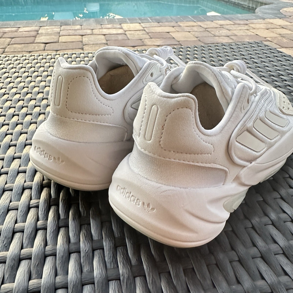 Adidas Ozelia Women display picture 3