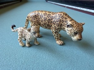 SCHLEICH 2006 LEOPARD + 2008 CUB FIGURE Baby Kitten 14399 Wildlife 14359 Retired