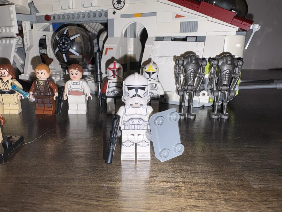 BRICKZ Star Wars Republic Gunship 75021 maza personalizada y 5 clones 187 y clon Lego Foto 3 de 4