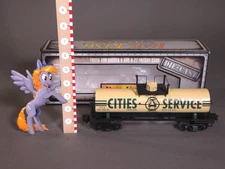 MTH RailKing / Die-cast Cities Service Tank Car / 30-8119 / O scale - complete!