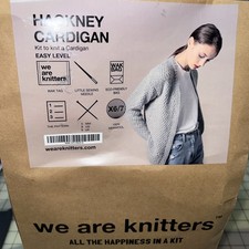 Kit maglione cardigan We Are Knitters Hackney nuovo in confezione