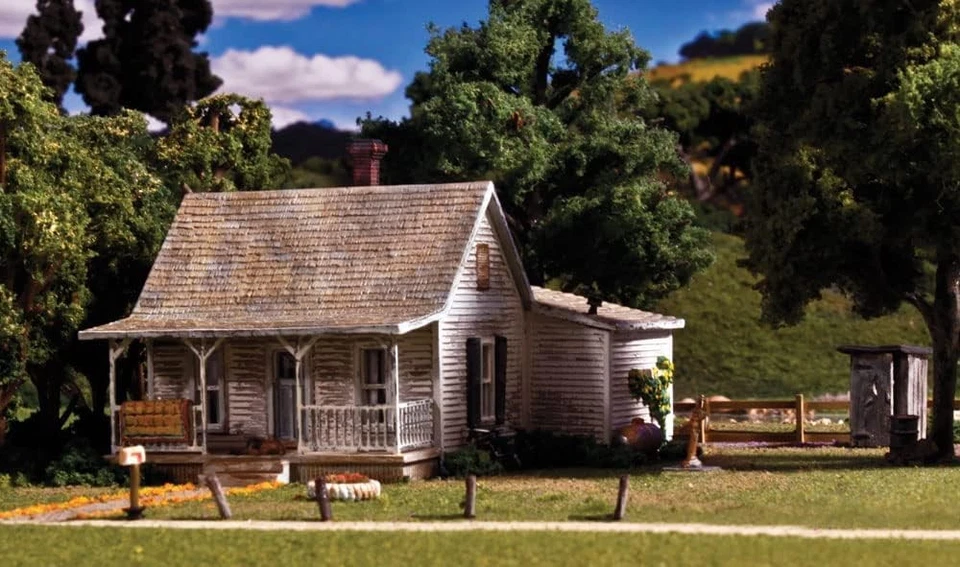 Built-N-Ready Old Homestead House HO Woodland Scenics (Importación USA) - Imagen 3 de 4