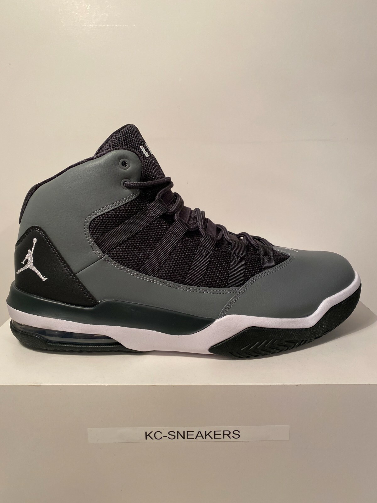 Купить NIKE AIR JORDAN MAX AURA US 10 