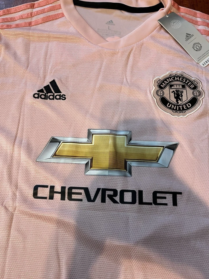 Manchester United Pogba Retro 2018/19 Visitante Kit M  Foto 3 de 4