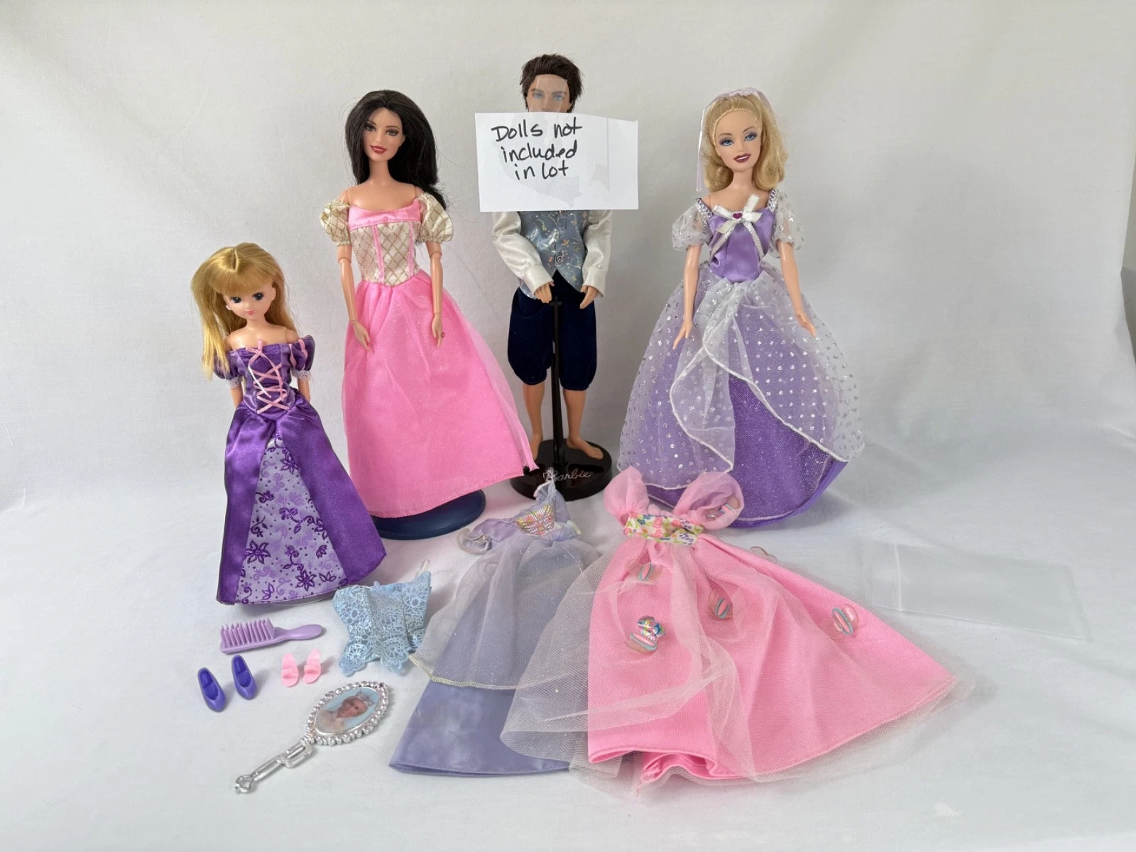 VETEMENTS Lotto Barbie Principessa Mattel con 5 Abiti Scarpe Principe Ken Outfit Accessori