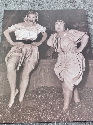 I Love Lucy Oversized 11x14 Postcard Grape Stomping Scene Lucille Ball Licensed