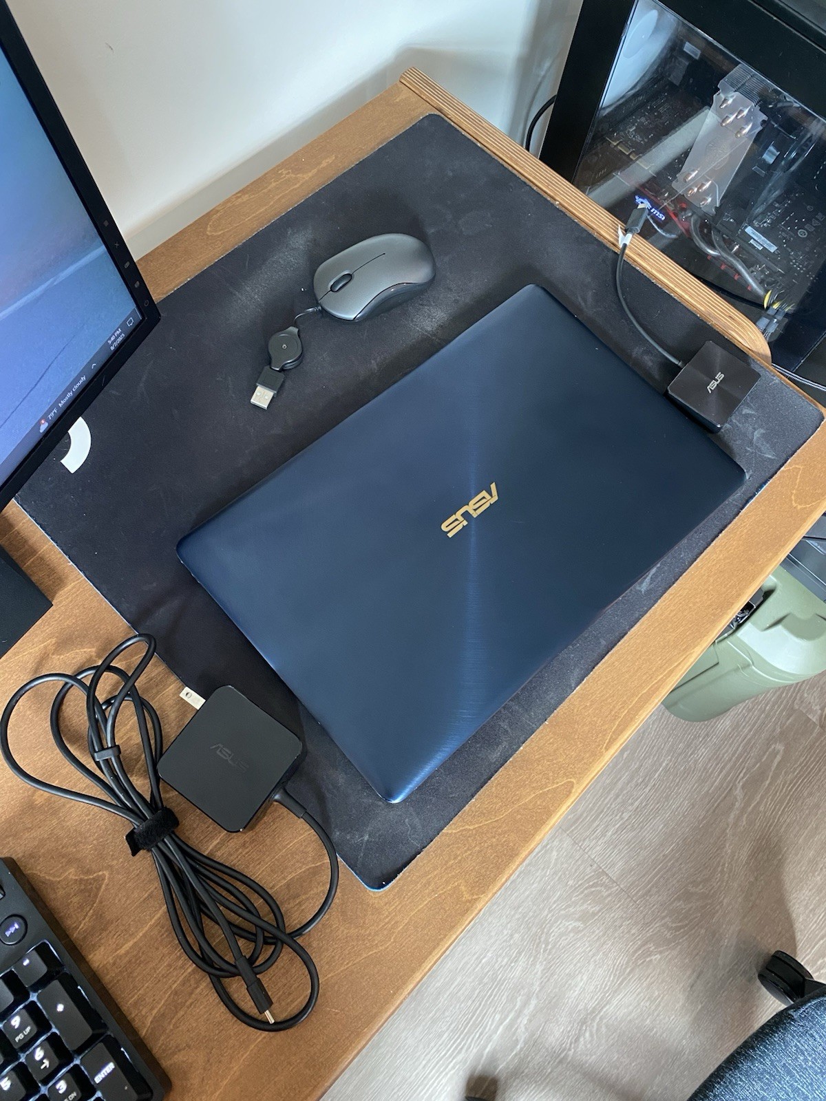 ASUS ZenBook 3 Deluxe, 14-Inch Laptop, with Intel Core i7 8th Gen., 512 GB SSD (Solid State Drive), Windows 10 Home