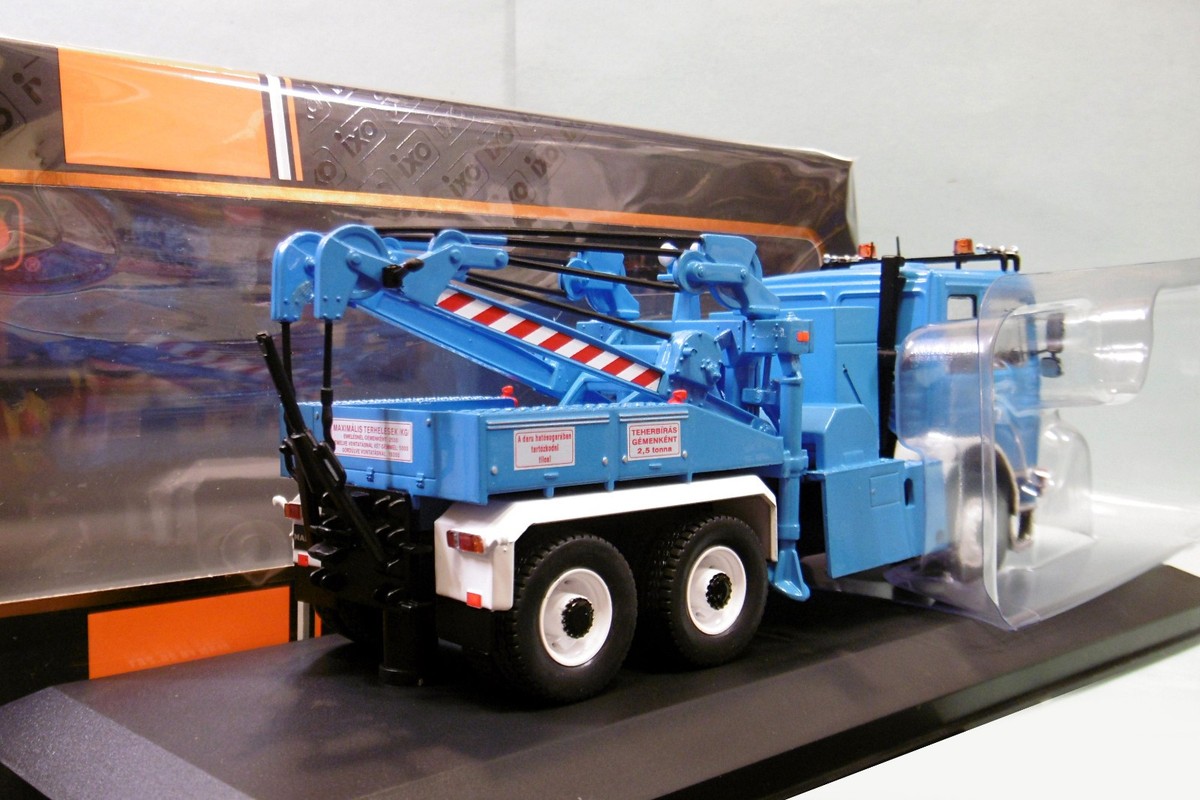CAMION MAN F8 26.281 DEPANNEUSE BLEUE IXO 1/43ème