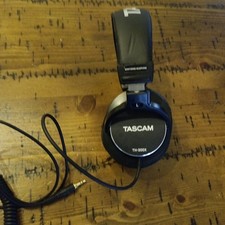 Tascam TH-300X Studio Headphones Black Monitor Small Jack End R1