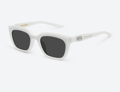 Gentle Monster Hovo W2 Sonnenbrille weiß/schwarz mit Etui Neu