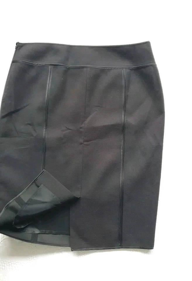 Falda lápiz formal elástica forrada negra de AJ Armani Jeans para mujer. UK 12, IT 44. Foto 4 de 4