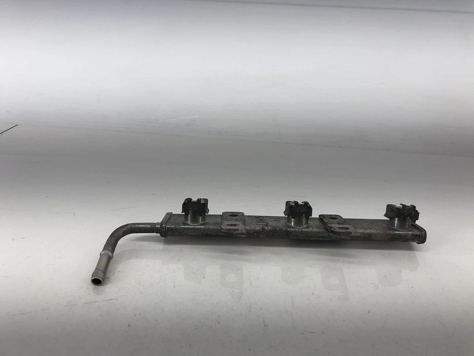 08-15 SMART FORTWO 1.0L L3 MOTOR GASOLINA COMBUSTIBLE GAS INYECTOR RIEL RAMPA OEM Foto 3 de 4