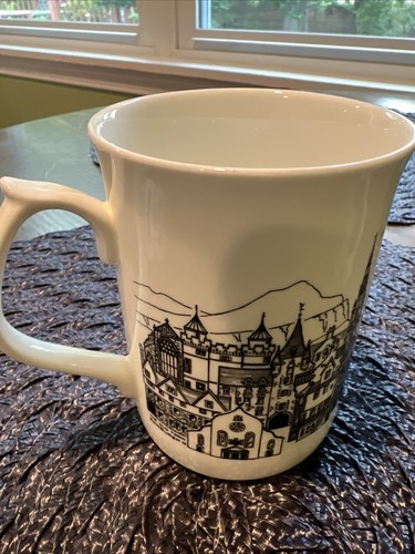 The Old Town Edinburgh Mug Designed in Scotland A M Currie 1993 Vintage - Picture 4 of 11