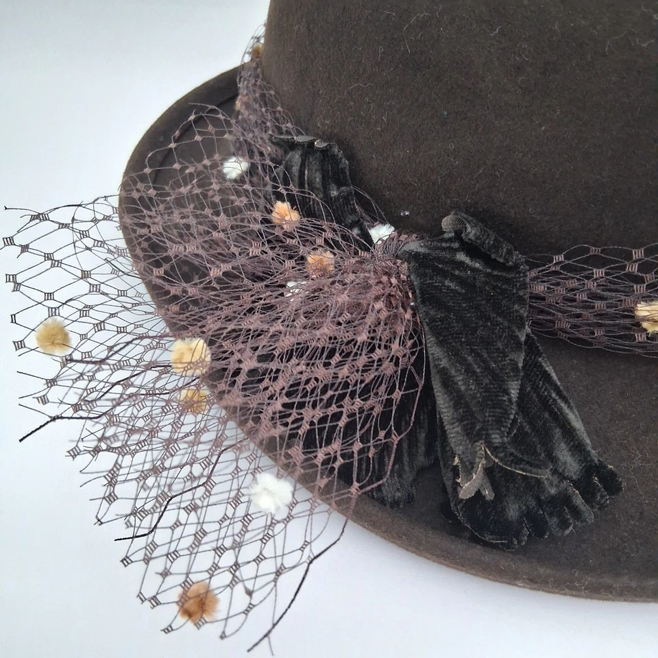 Sombrero de mujer Charleston vintage de lana marrón estilo años 20 encaje derby Foto 2 de 4