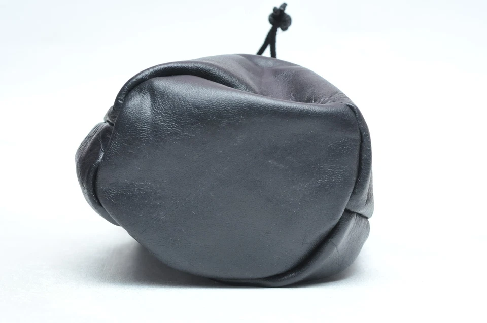 Estuche Hasselblad para lentes suaves de cuero negro Foto 3 de 4