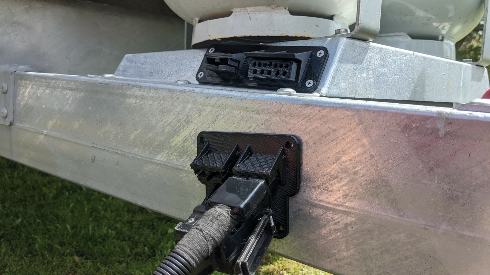 Caravan 12 pin and Dual / twin Anderson Style plug trailer plug holder