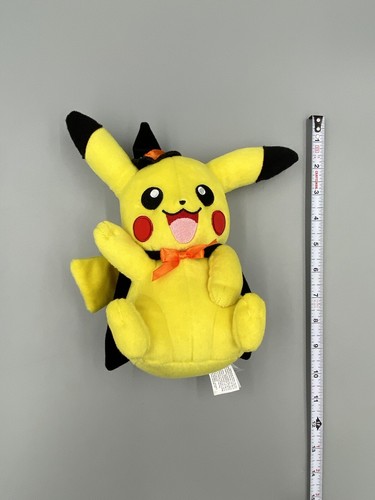 Tomy Pokemon Pikachu Plush 9" Nintendo Game Freak Stuffed Character Hat & Cape - Picture 7 of 8