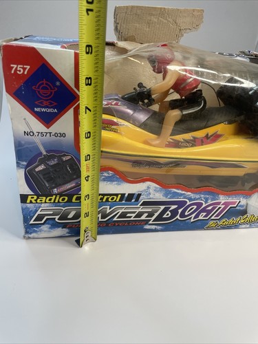 NQD 757 Sports Game R/C powerboat yellow Remote box - Picture 13 of 14