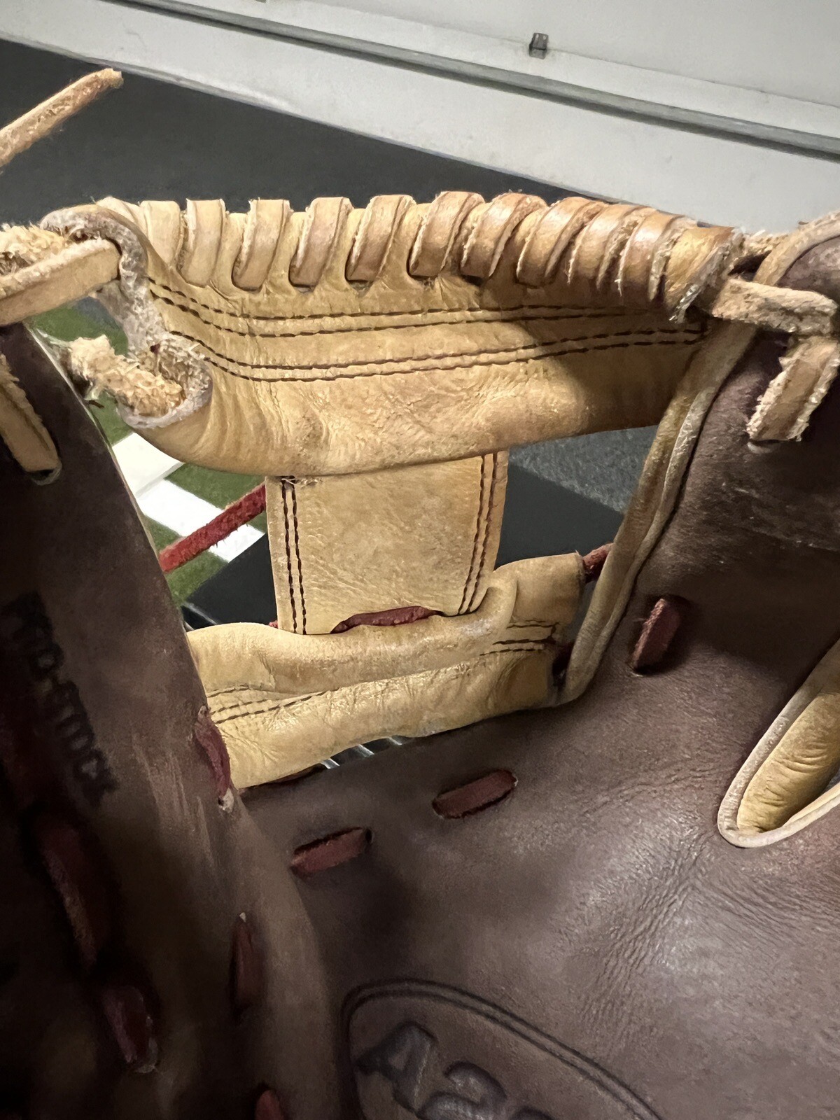 Wilson A2000 Infield Baseball Infield Glove Saddle Tan And Brown