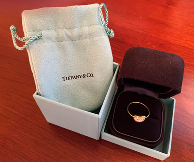 Tiffany Elsa Peretti 18 ct. gold bean ring size 6 - with box and pouch