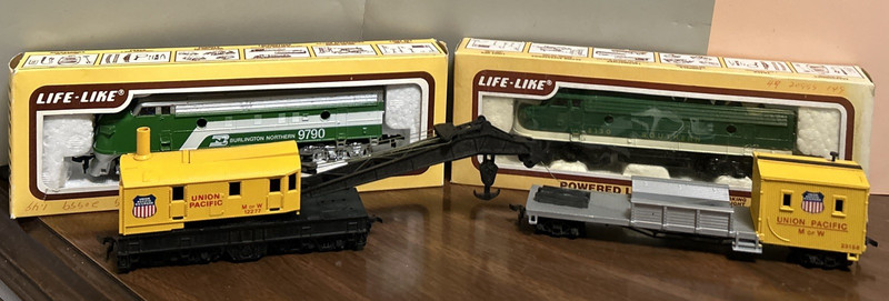 2 (Two) Life Like Powered Locomotives & Bachmann Steam Crane and Boom Tender HO