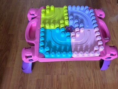 MEGA BLOKS Bau- und Spieltisch plus weitere Bloks Teile SEHR GUT