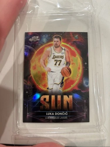 2025 Topps Cosmic Chrome Luka Dončić Base (RAW)