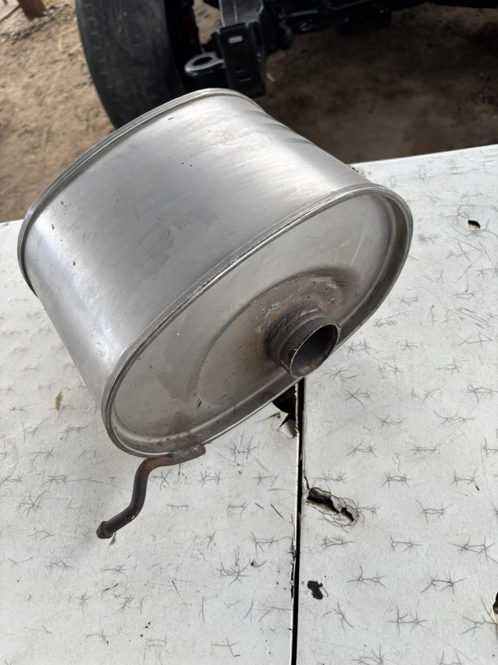 Honda Accord 1998 2002, Acura 4 puertas 2,3 L centro de escape resonador 4082 (silenciador) Foto 2 de 4