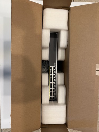 NETGEAR ProSAFE GS728TPP 24-Port Gigabit PoE+ Managed Smart Switch with 4 SFP - Picture 10 of 12