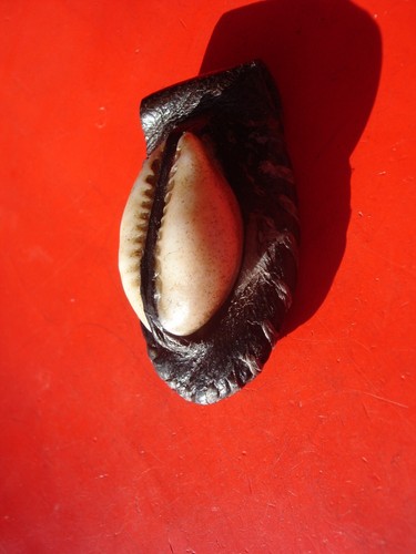 Niger Tuareg leather amulet pendant with one shell L40 mm - Picture 5 of 6