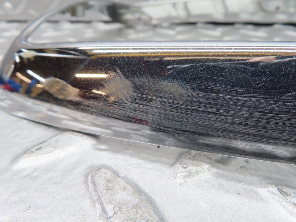 ♙��20802� Mercedes-Benz W114 250CE cupé faro marco cromado Hella Foto 4 de 4