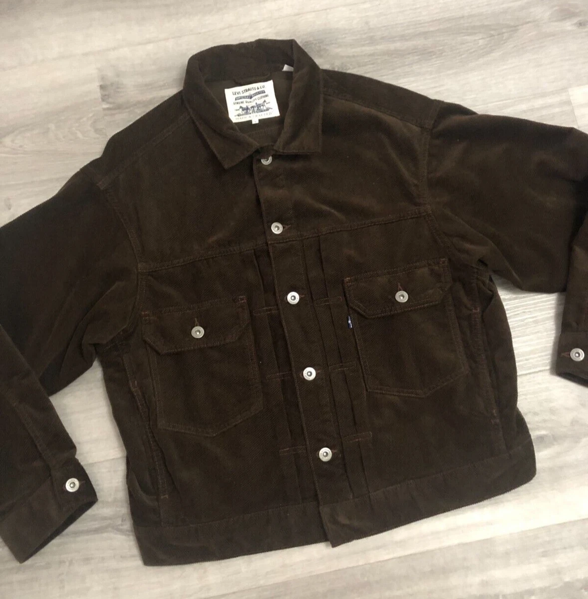 Black corduroy best sale levi jacket