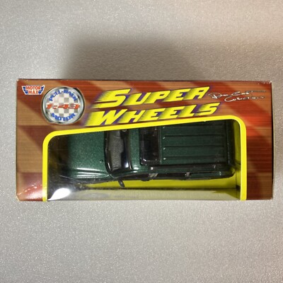 MotorMax 73408 Toyota Land Cruiser Green 1:43 Diecast SUV w/ Pull