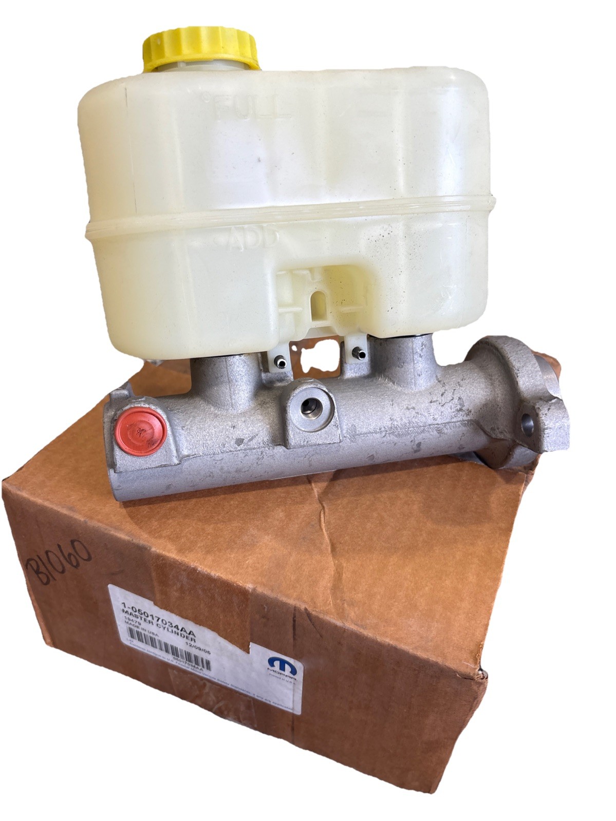 Mopar Brake Master Cylinder 1-05017034AA 2001-2002 Dodge Ram 2500 Ram 3500 OEM