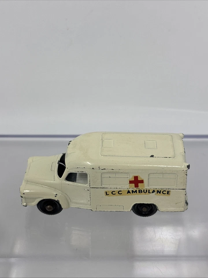 Vintage 1960's Die Cast Matchbox Lesney No 14 Lomas Ambulance England - Image 4 of 4