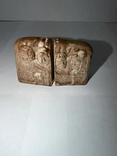 Vintage Mt Rushmore Memorial Black Hills SD Salt and Pepper Shaker Set
