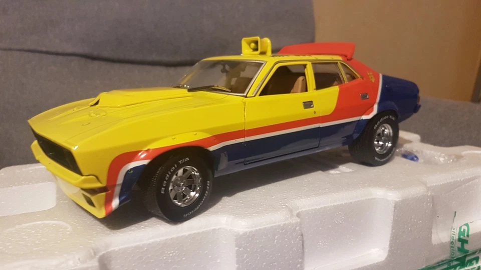 LOT FORD FALCOM XB INTERCEPTOR MAD MAX 1 ET 2 GREENLIGHT 1/18 - Photo 4/4