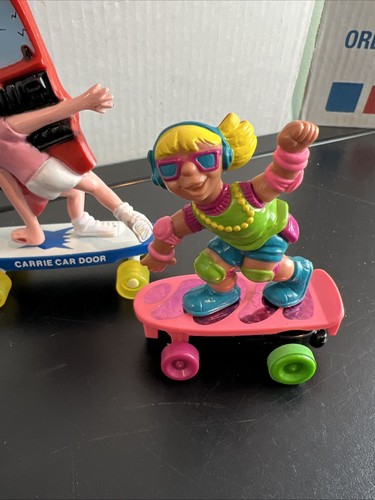 Smack-ups Skateboard Toy 1986 - Carrie Car Door Plus Roxanne Roller - Picture 2 of 7