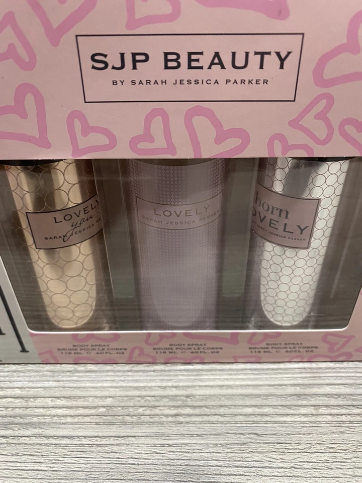 SJP Beauty de Sarah Jessica Parker Juego de Regalo Spray Corporal de 3 Piezas (Ver Detalles) Foto 2 de 4