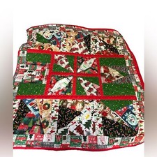 Christmas lap quilt. Approx 36 x 39