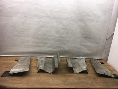 Mercedes-Benz W219 CLS Hitzeblech Auspuff Wärmeisolierung Schutz H. Rechts Links