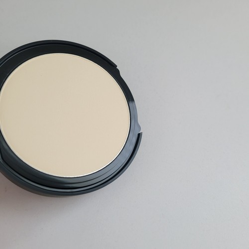 It Cosmetics Bye Bye Pores Pressed Translucent 0.31 Oz New Without Box - Picture 3 of 6