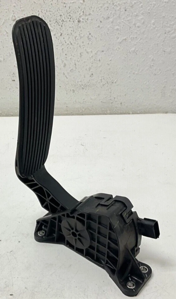 Датчик положения педали газа акселератора 2017 FORD EXPLORER DB539F836AB от оригинального производителя - Изображение 3 из 4