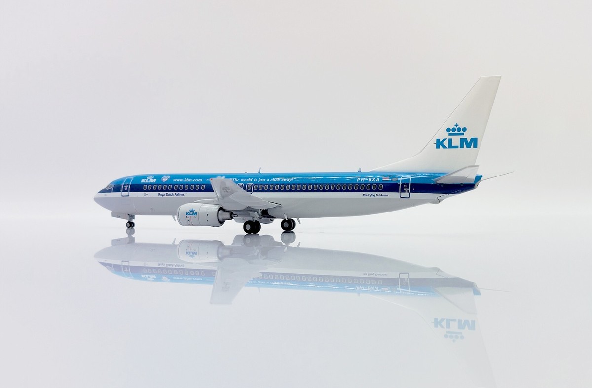 B737-800 ROYAL DUTCH AIRLINES REG: PH-BXA WITH STAND - JC