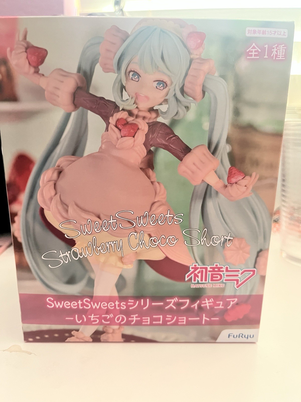 FuRyu SweetSweets Strawberry Choco Short Hatsune Miku Figure Anime Manga
