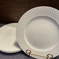 MIKASA Trellis Dinner Plate White Bone China 11" Set Of 4