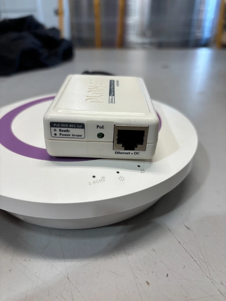 EnGenius OEM ESR350 2.4GHz Wireless 1x/4x Gigabit Cloud Router with USB Port - Image 2 of 3