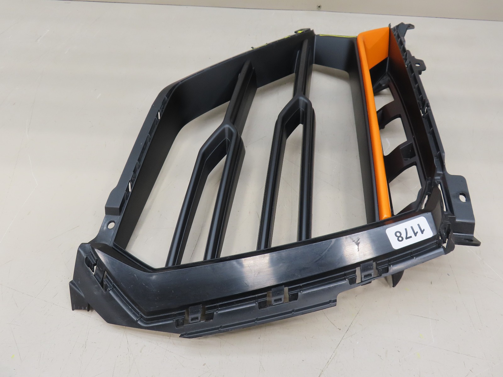 2018-2022 LAMBORGHINI URUS FRONT LEFT BUMPER GRILLE OEM 4ML 807 681