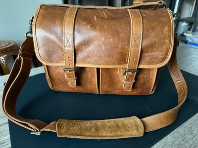 ONA Brixton Camera/Laptop Messenger Bag   Near Mint   All Original Accessories